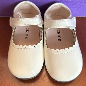 Toddler white dressy shoes